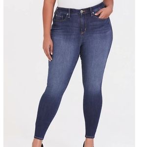 Torrid Bombshell Skinny Premium Jean 20R